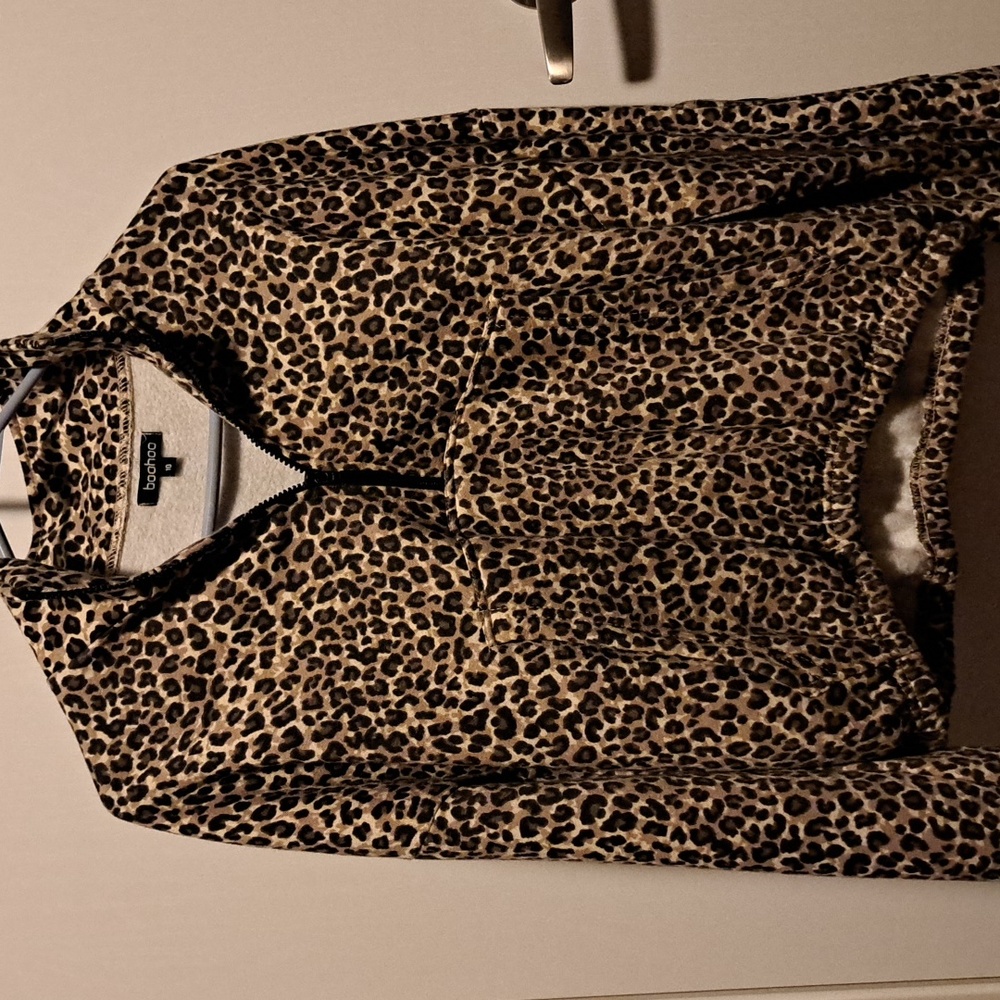 Pullover sweater shirt with zipper
